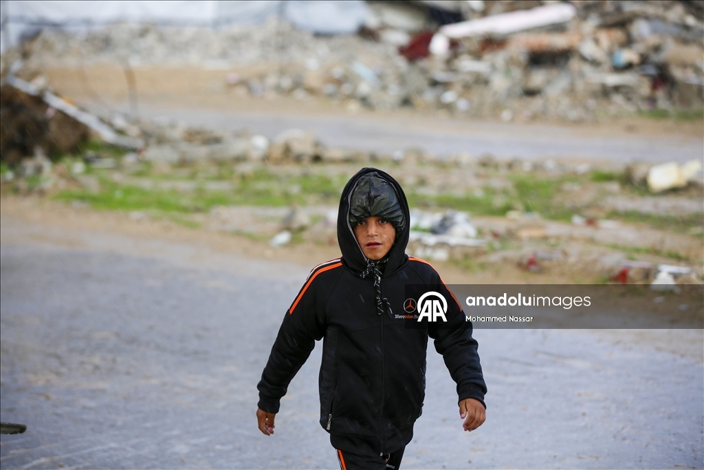 Gazze’de kış şartları Filistinlilerin yaşamını zorlaştırıyor