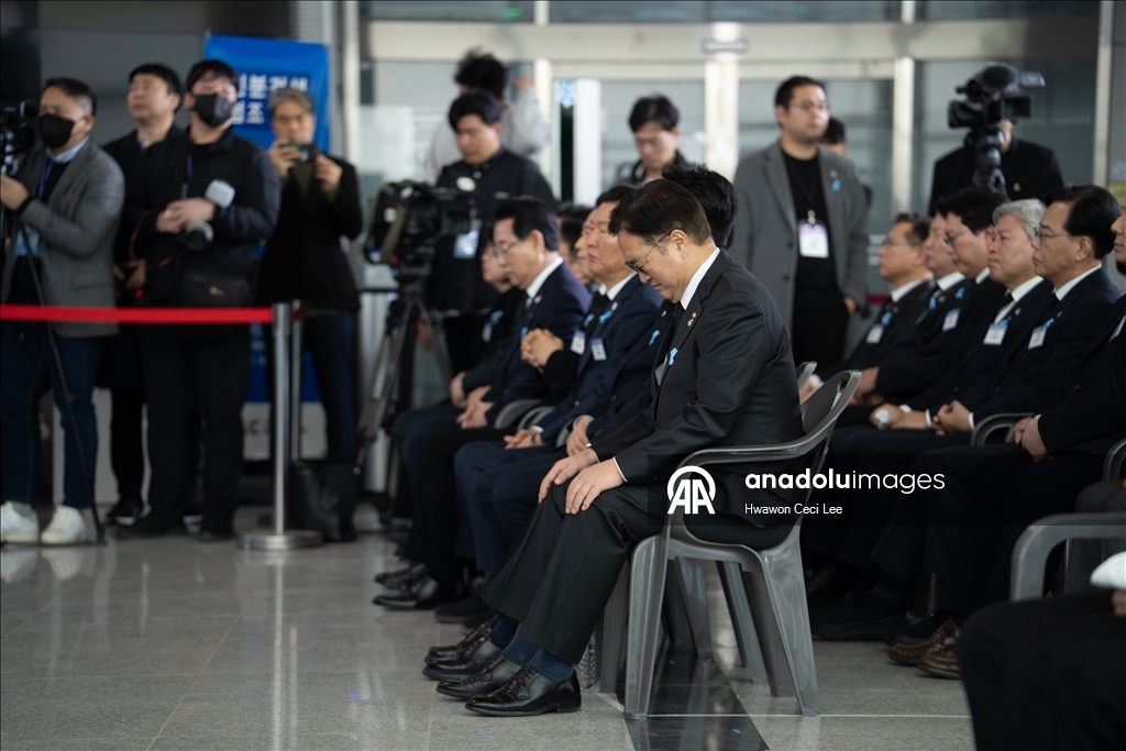 В Южной Корее почтили память авиакатастрофы рейса Jeju Air