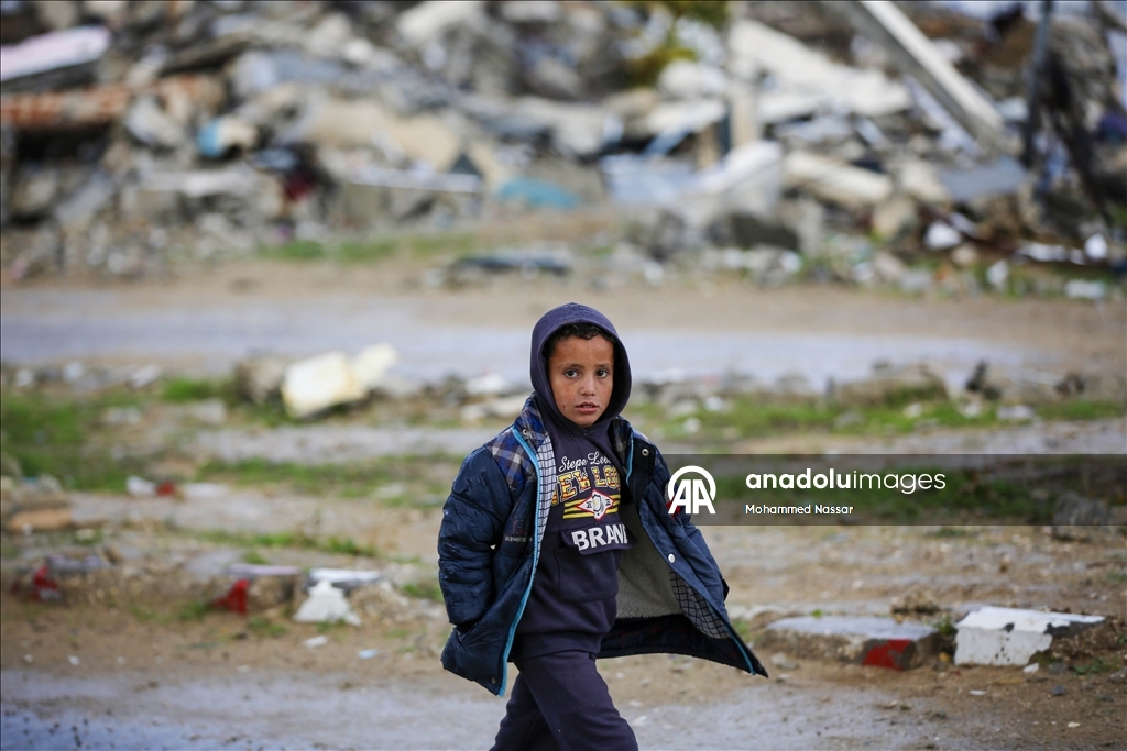 Gazze’de kış şartları Filistinlilerin yaşamını zorlaştırıyor