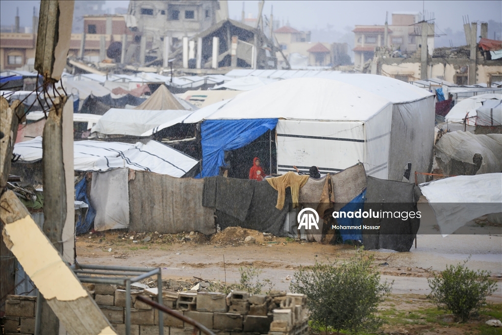 Gazze’de kış şartları Filistinlilerin yaşamını zorlaştırıyor