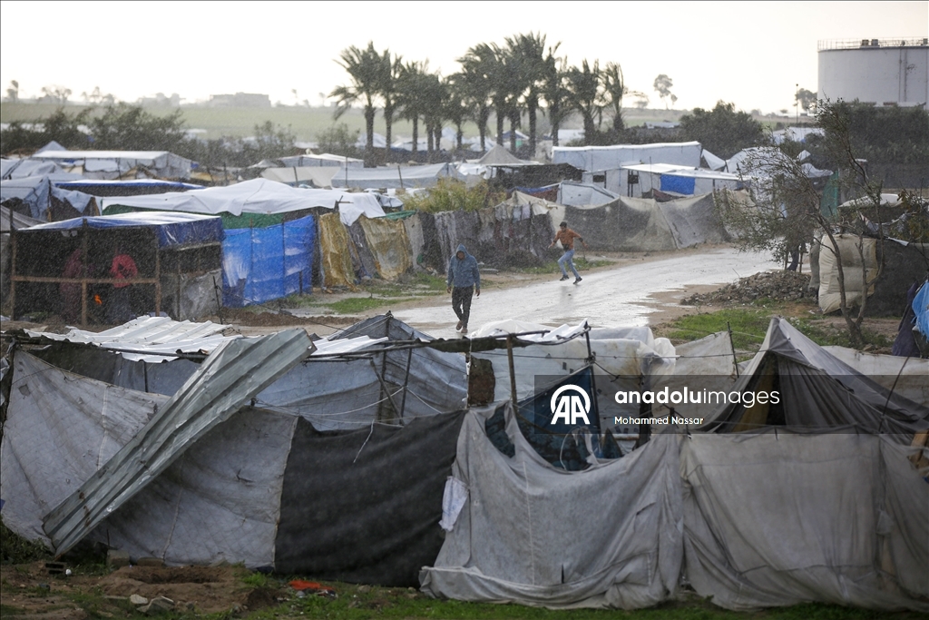 Gazze’de kış şartları Filistinlilerin yaşamını zorlaştırıyor