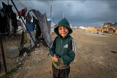 Повседневная жизнь среди руин в лагере Нусейрат в Газе