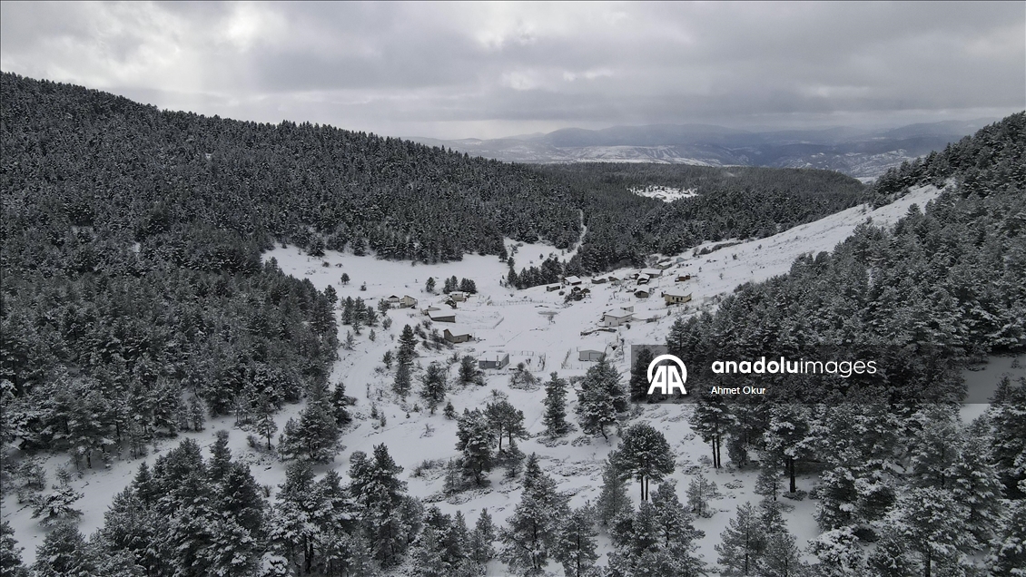 Ankara'nın yüksek kesimleri karla kaplandı