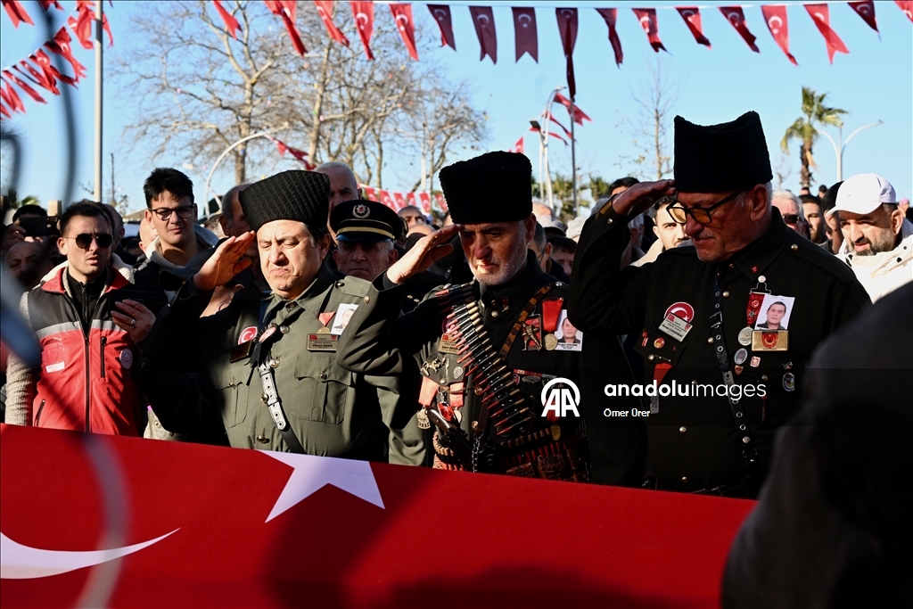 Yalova'daki DEAŞ operasyonunda şehit olan polis memuru Turgut Külünk'ün cenazesi, memleketi Düzce'de defnedildi