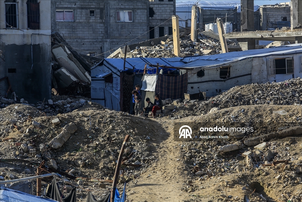 Повседневная жизнь в Хан-Юнусе на фоне разрушений