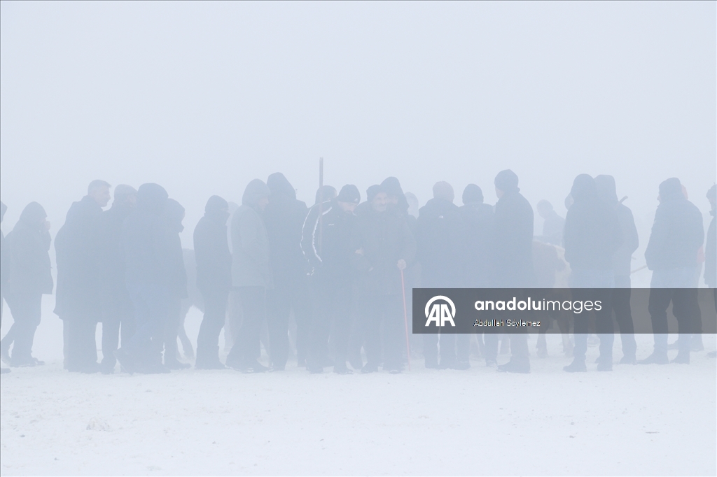 Ağrı'da dondurucu soğuklarda vatandaşların kaş ve saçları kırağı tuttu