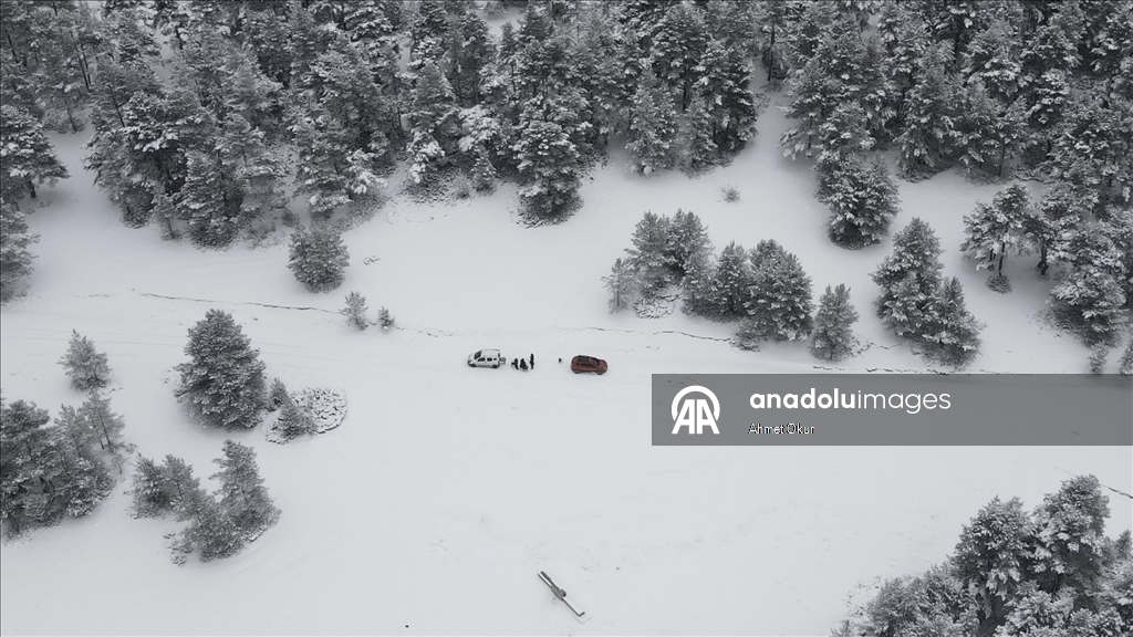 Ankara'nın yüksek kesimleri karla kaplandı