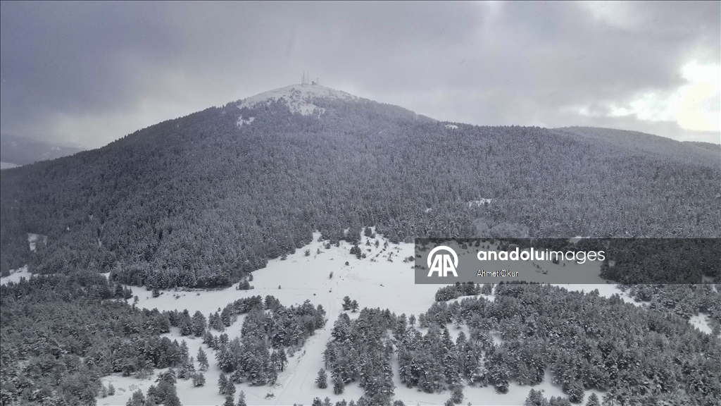 Ankara'nın yüksek kesimleri karla kaplandı