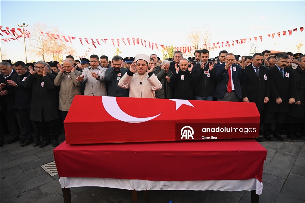 Yalova'daki DEAŞ operasyonunda şehit olan polis memuru Turgut Külünk'ün cenazesi, memleketi Düzce'de defnedildi