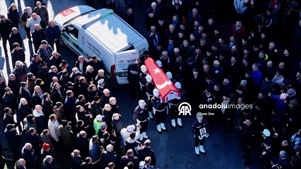 Yalova'daki DEAŞ operasyonunda şehit olan polis memuru Turgut Külünk'ün cenazesi, memleketi Düzce'de defnedildi