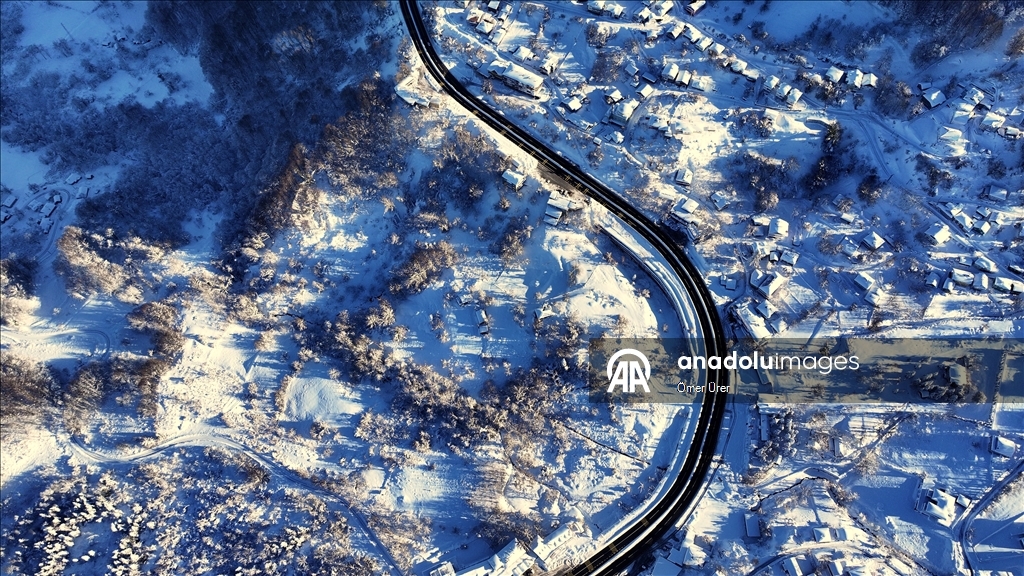 Bolu Dağı'nda kar yağışıyla oluşan manzara havadan görüntülendi