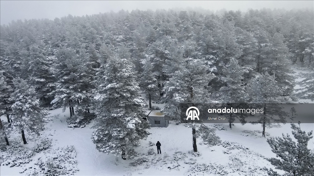 Ankara'nın yüksek kesimleri karla kaplandı