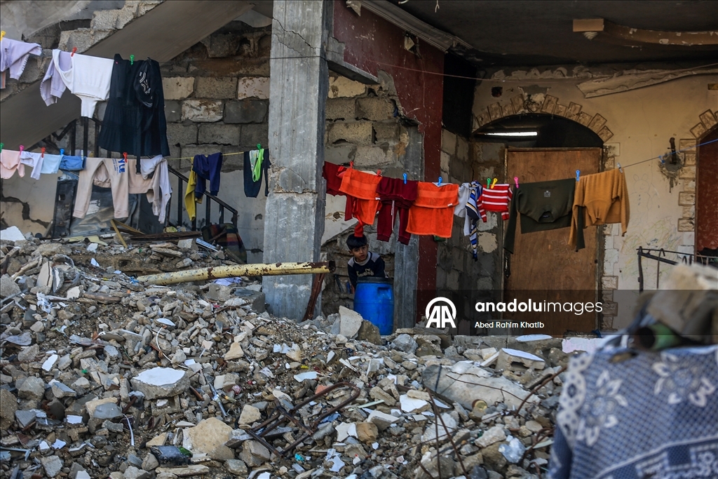 Повседневная жизнь в Хан-Юнусе на фоне разрушений