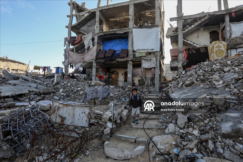 Повседневная жизнь в Хан-Юнусе на фоне разрушений