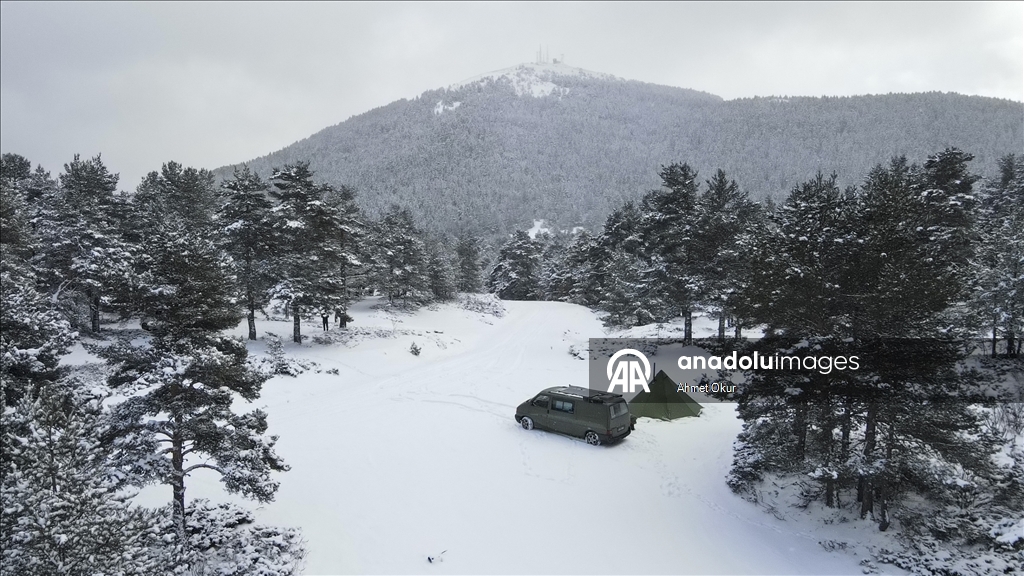 Ankara'nın yüksek kesimleri karla kaplandı