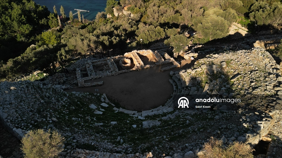 Marmaris'teki Amos Antik Kenti'nde Asur Tanrıçası İştar betimlemeli gümüş kolye bulundu