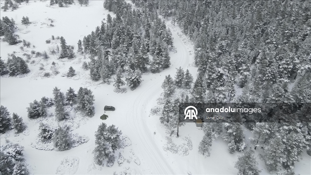 Ankara'nın yüksek kesimleri karla kaplandı