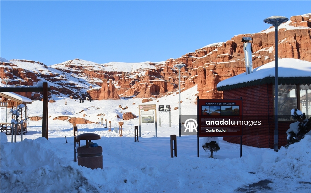 Narman Peribacaları karla kaplandı
