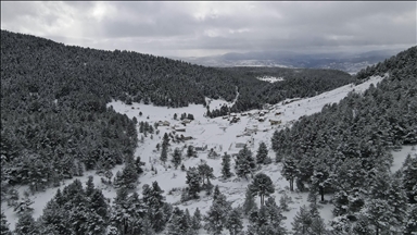 Ankara'nın yüksek kesimleri karla kaplandı