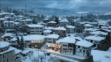 Safranbolu'da tarihi konaklar karla kaplandı