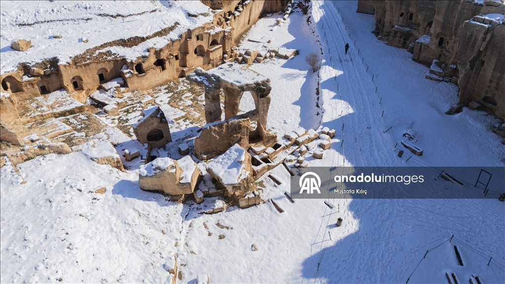 Dara Antik Kenti kar yağışıyla beyaza büründü