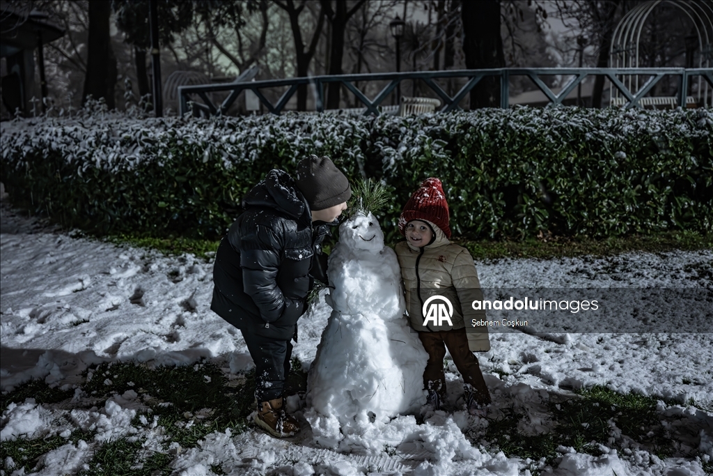 إسطنبول تستقبل موسم الثلوج