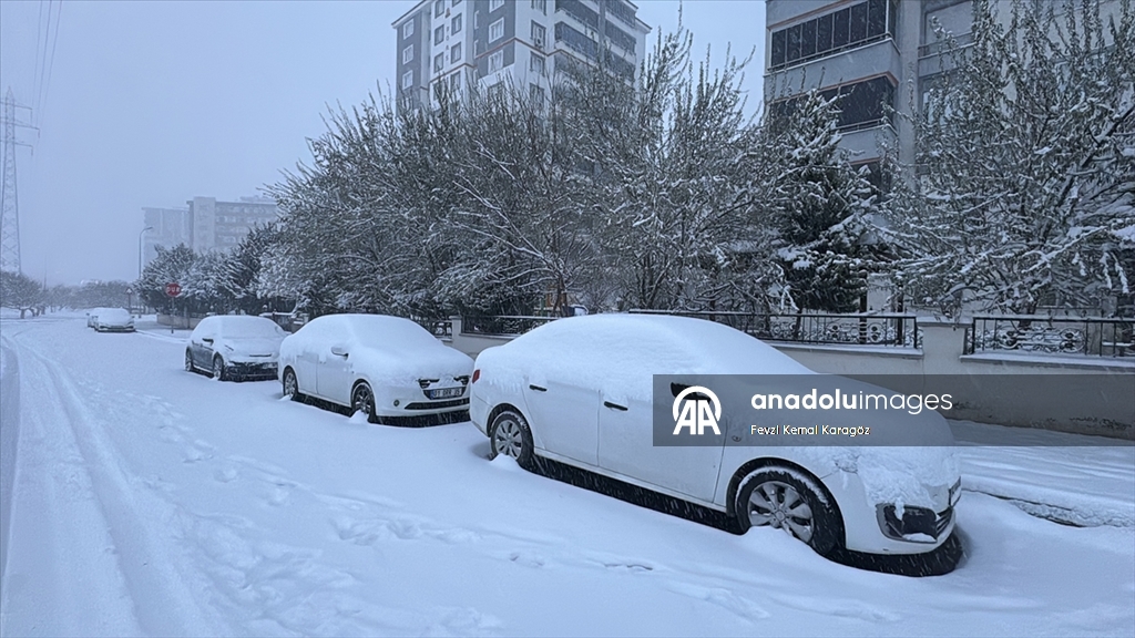 Yurdun birçok ilinde kar etkili oluyor