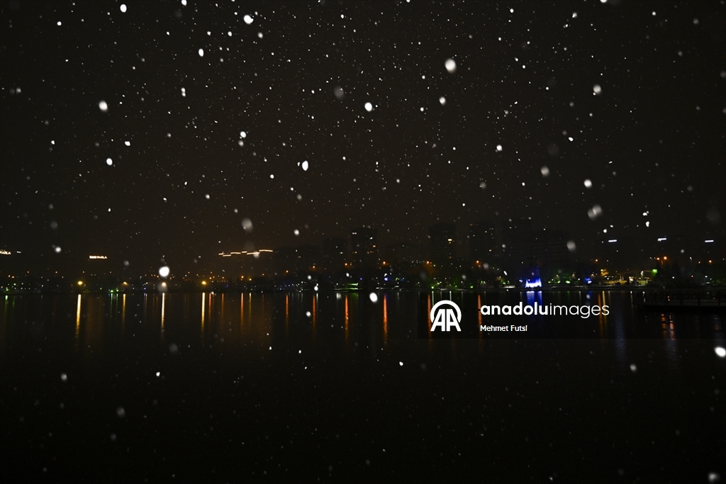 Ankara'nın yüksek kesimlerinde kar yağışı etkili oldu