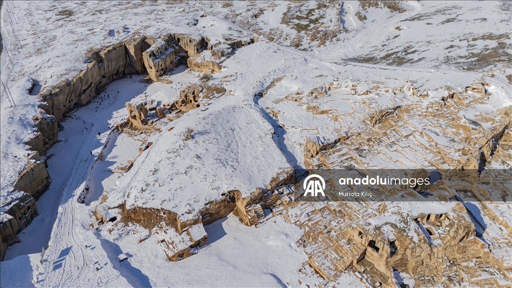 Dara Antik Kenti kar yağışıyla beyaza büründü