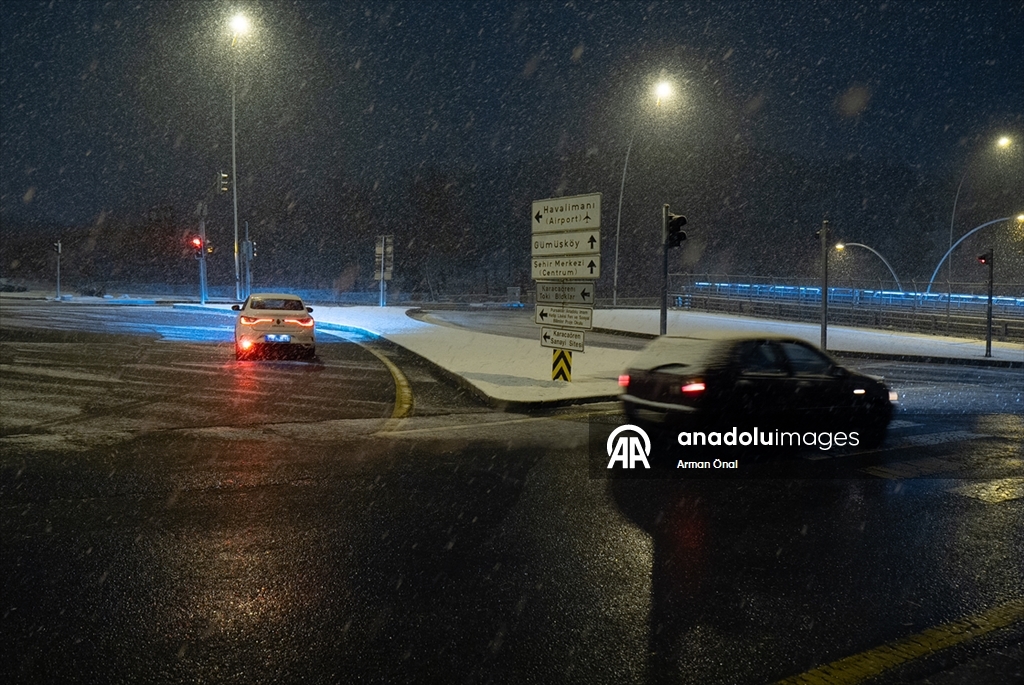 Ankara'nın yüksek kesimlerinde kar yağışı etkili oldu