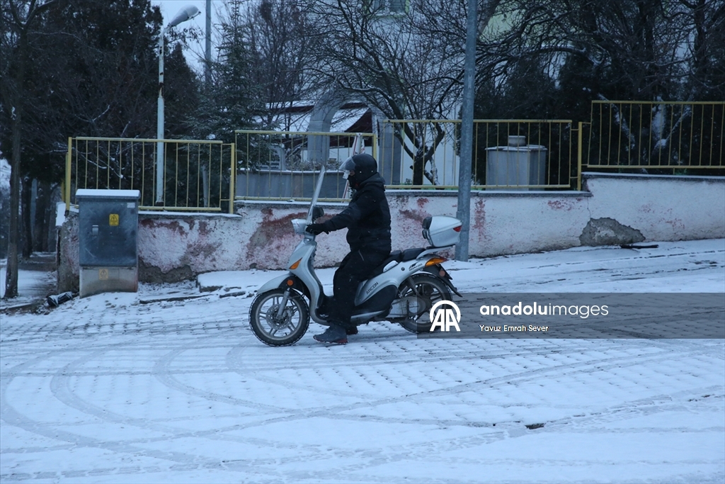 Yurdun birçok ilinde kar etkili oluyor