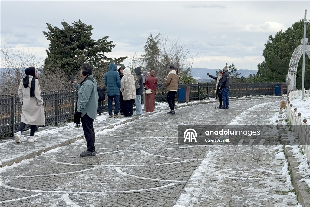 إسطنبول تستقبل موسم الثلوج