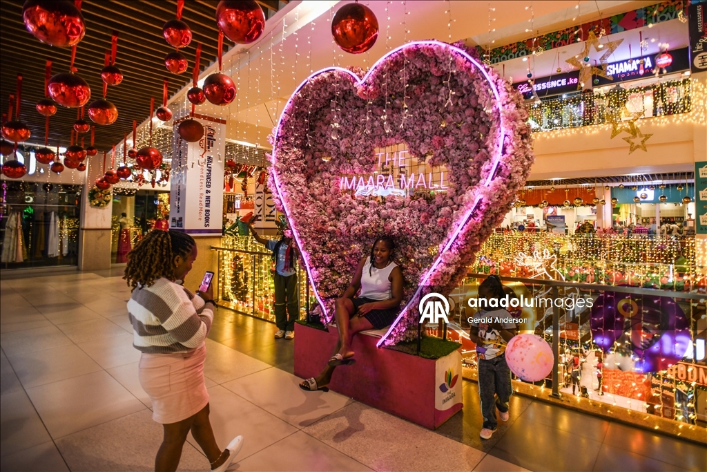 Подготовка к Новому году в Кении