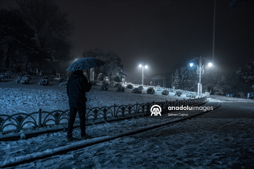 إسطنبول تستقبل موسم الثلوج