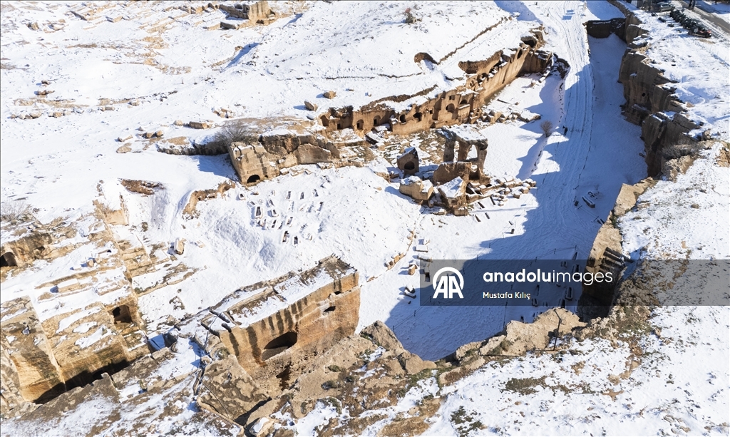 Dara Antik Kenti kar yağışıyla beyaza büründü