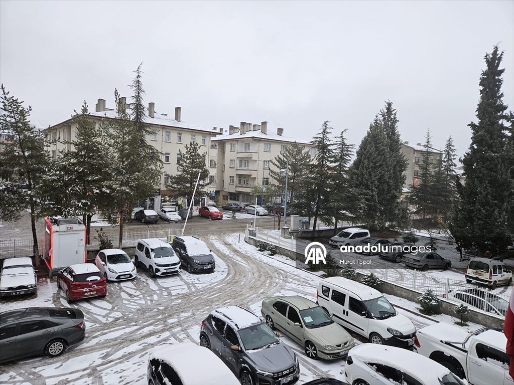 Yurdun birçok ilinde kar etkili oluyor