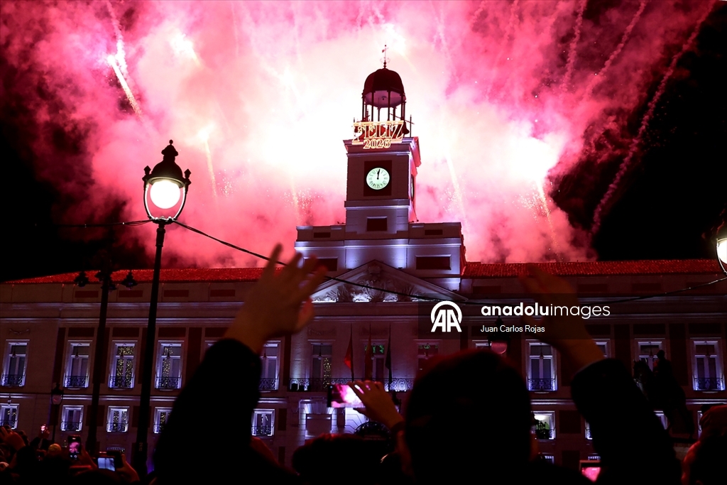 Dünya yeni yılı coşkuyla karşıladı