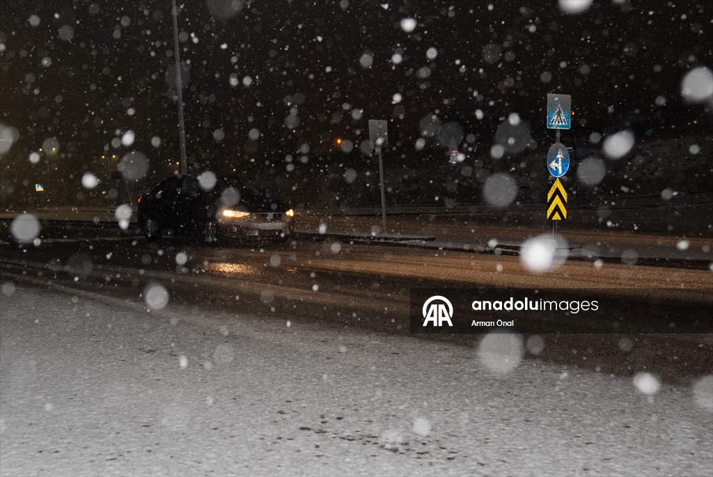 Ankara'nın yüksek kesimlerinde kar yağışı etkili oldu