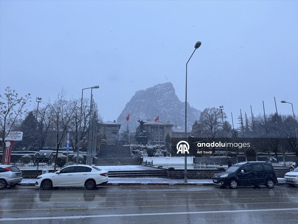 Yurdun birçok ilinde kar etkili oluyor