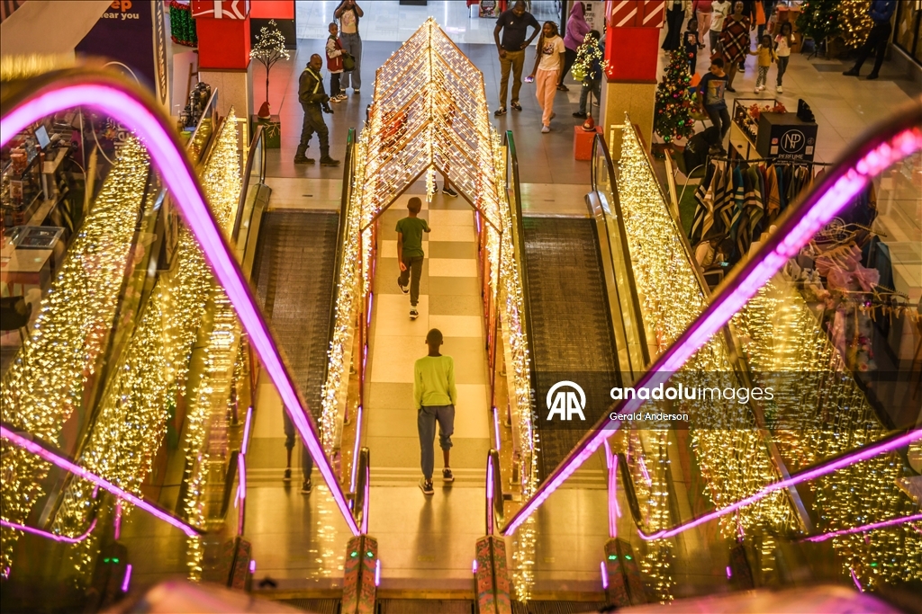 Подготовка к Новому году в Кении