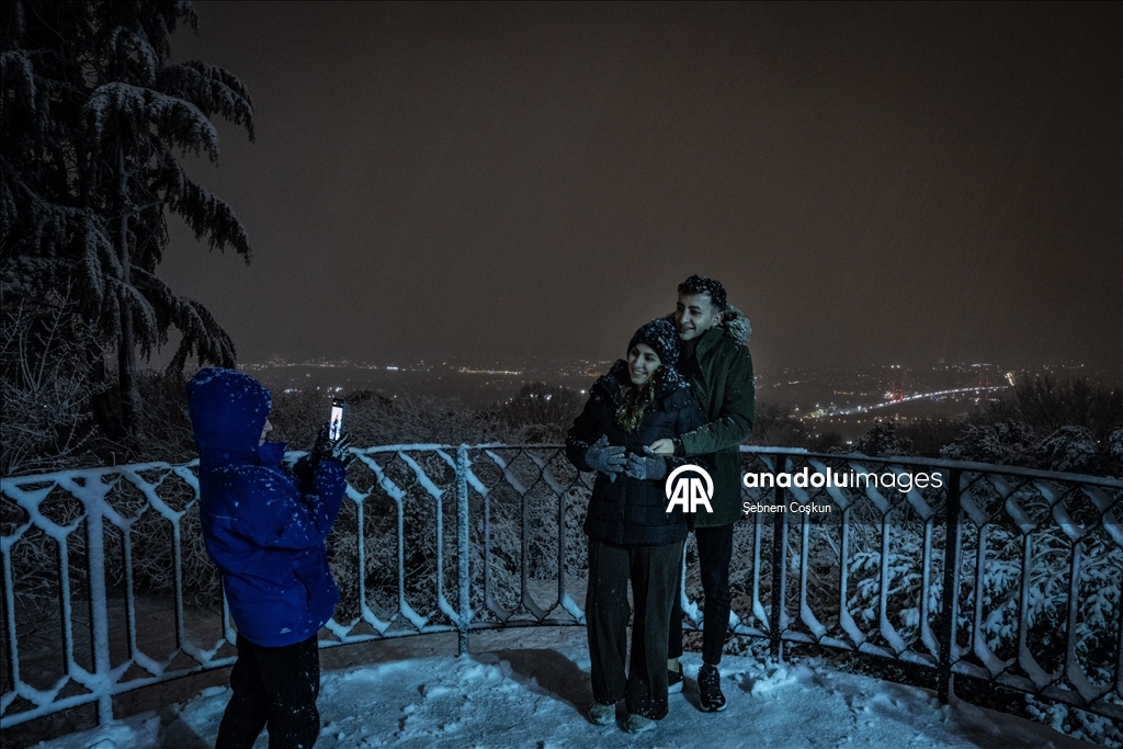 إسطنبول تستقبل موسم الثلوج