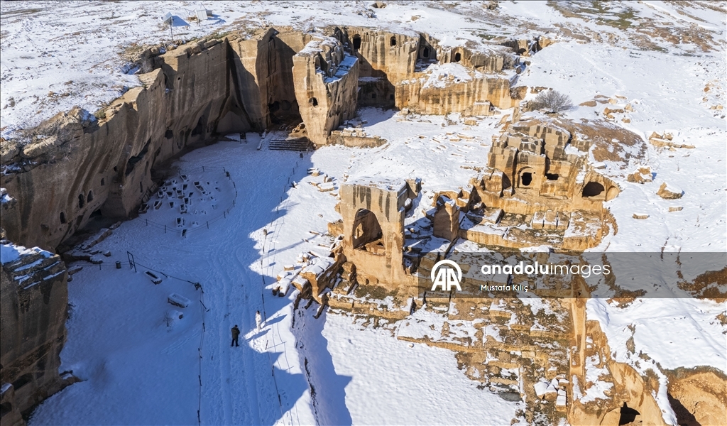Dara Antik Kenti kar yağışıyla beyaza büründü