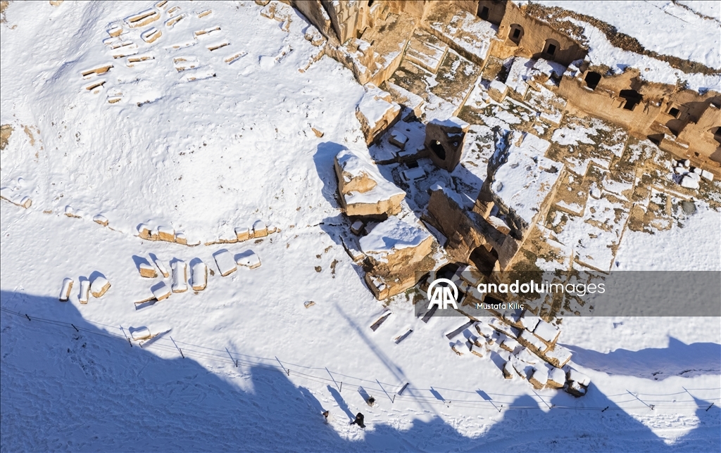 Dara Antik Kenti kar yağışıyla beyaza büründü