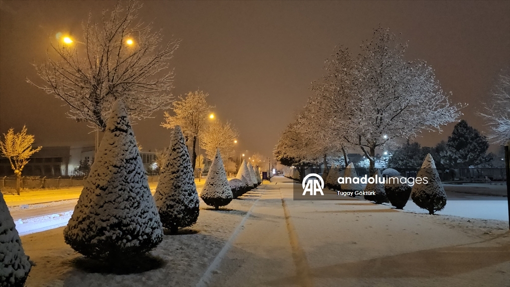 Yurdun birçok ilinde kar etkili oluyor