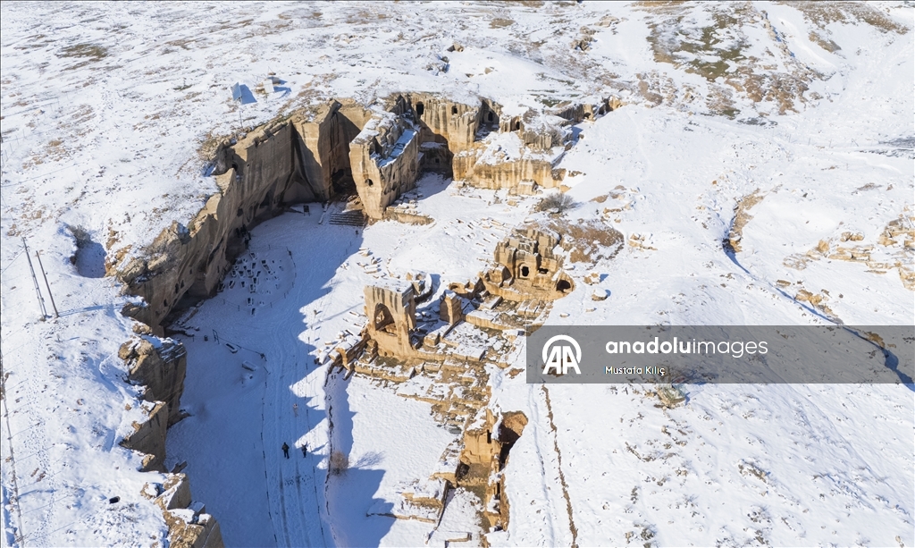 Dara Antik Kenti kar yağışıyla beyaza büründü