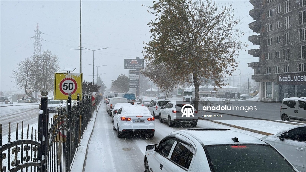 Yurdun birçok ilinde kar etkili oluyor