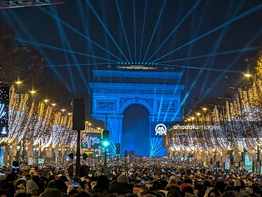 Dünya yeni yılı coşkuyla karşıladı