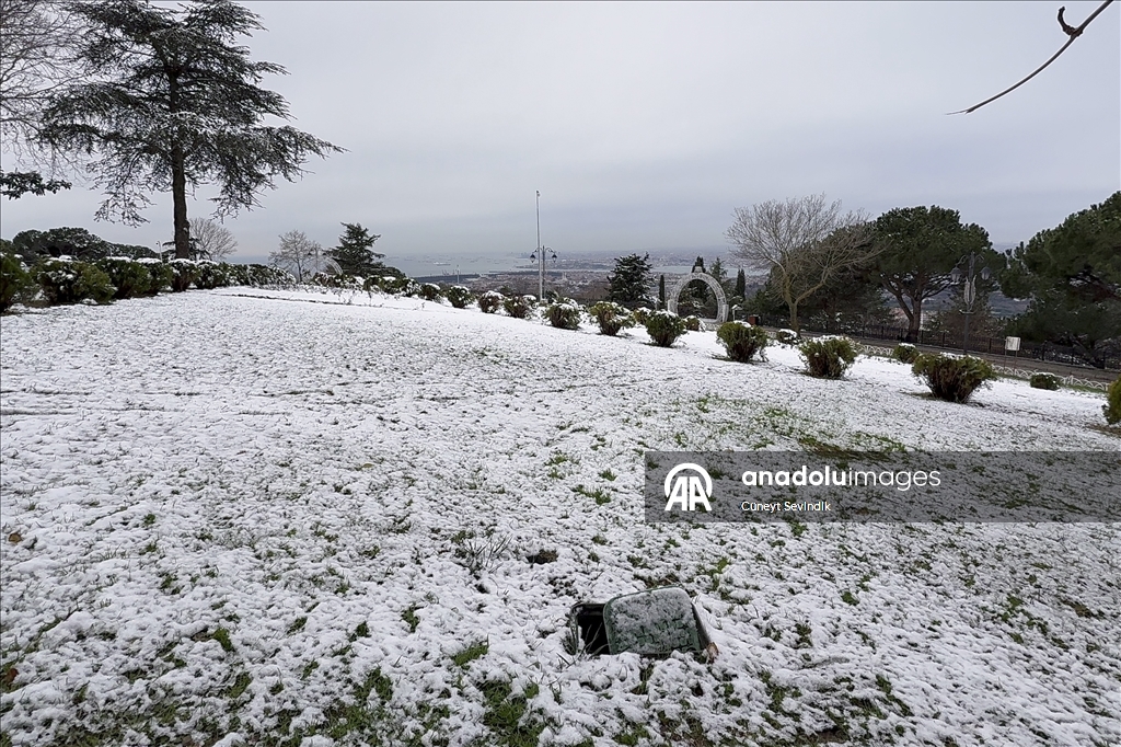 إسطنبول تستقبل موسم الثلوج