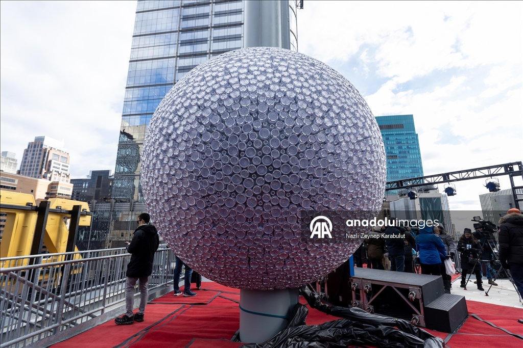 В Нью-Йорке прошел тест новогоднего шара Times Square