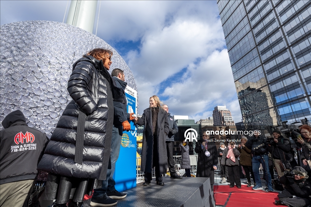 В Нью-Йорке прошел тест новогоднего шара Times Square